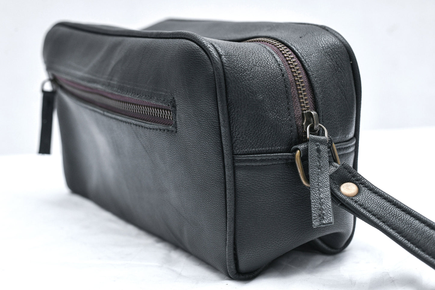 Leather dopp kit, Personalized groomsmen gift, buffalo leather dopp kit, men's leather toiletry bag, mens dopp kit, toiletry leather bag