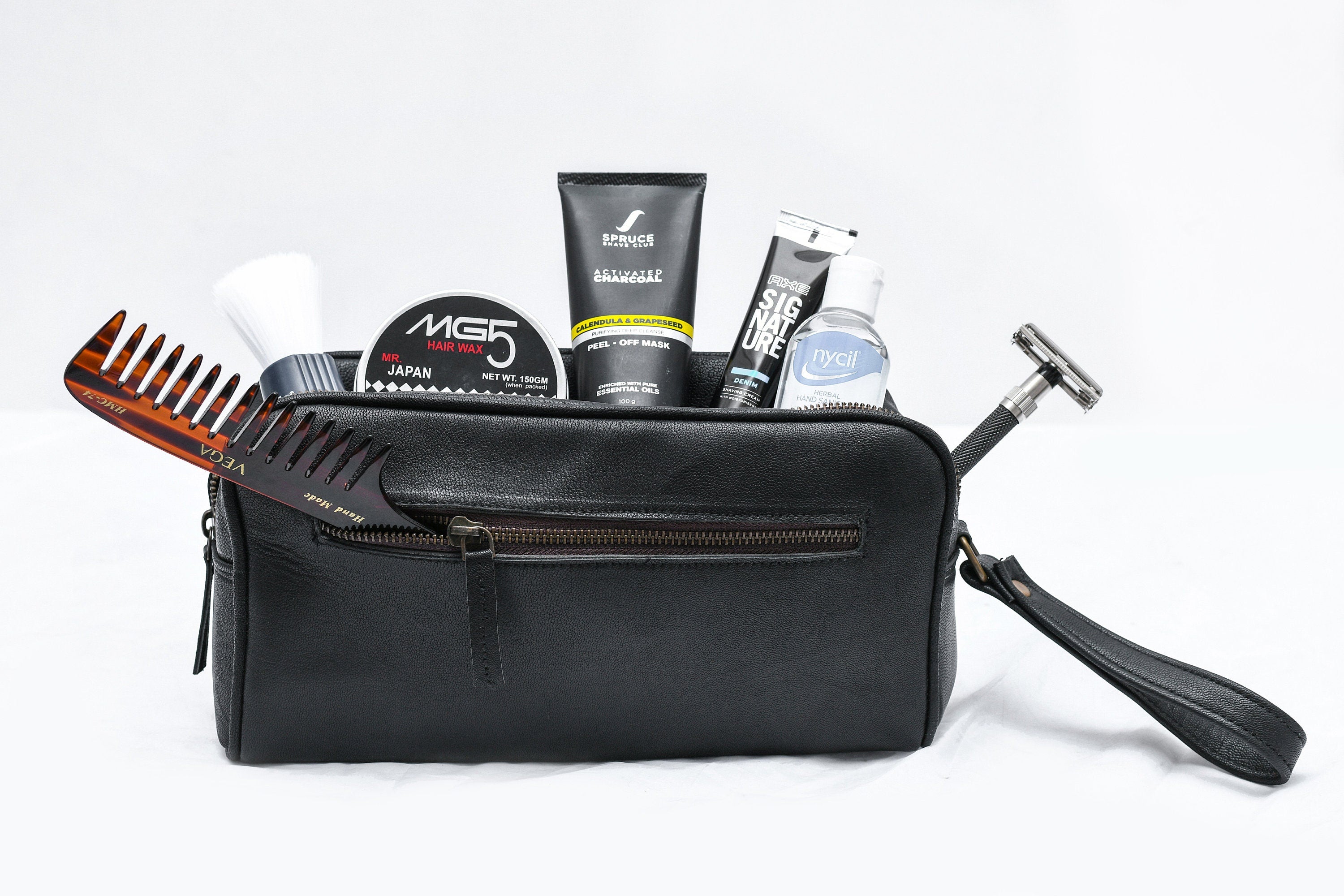 Personalized Buffalo Leather Dopp Kit – Groomsmen Toiletry Gift